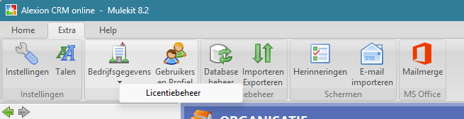 Het lint-tabblad Extra met het menu onder Bedrijfsgegevens opengeklapt: Licentiebeheer